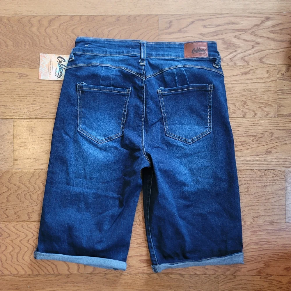 California Vintage Bermuda Shorts Distressed Denim Size 7 NWT